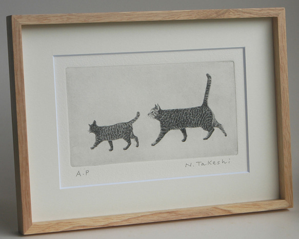お散歩・二匹の猫/ 銅版画 (額あり） 3枚目の画像