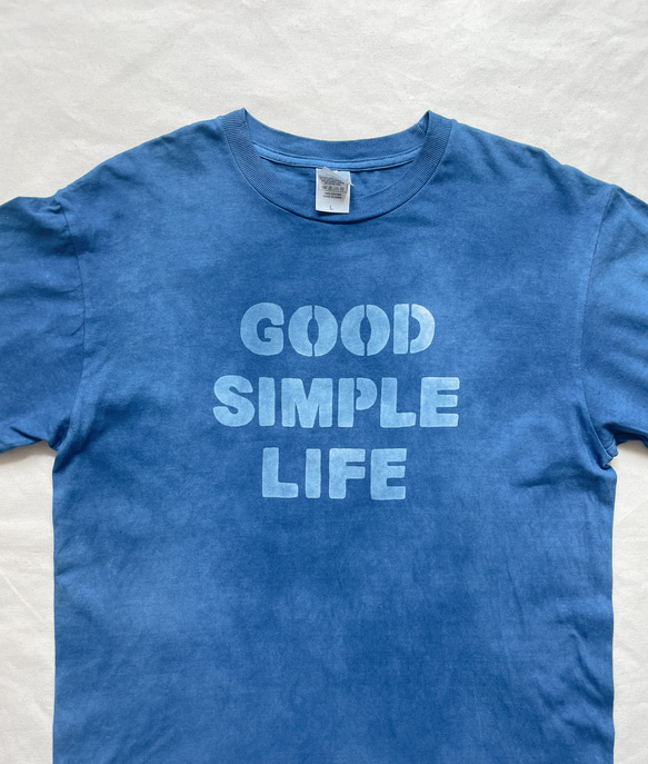 送料無料　"良い人生でシンプルな人生を" GOOD SIMPLE LIFE 藍染Tシャツ 鯨　ムラ染め 2枚目の画像