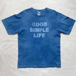 送料無料　"良い人生でシンプルな人生を" GOOD SIMPLE LIFE 藍染Tシャツ 鯨　ムラ染め 1枚目の画像
