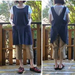 ハンドメイドベビー服 上品なネイビーカラーの前掛けエプロンワンピース エプロン 綿 エプロンドレス ネイビー系 和柄 インド綿 プリント