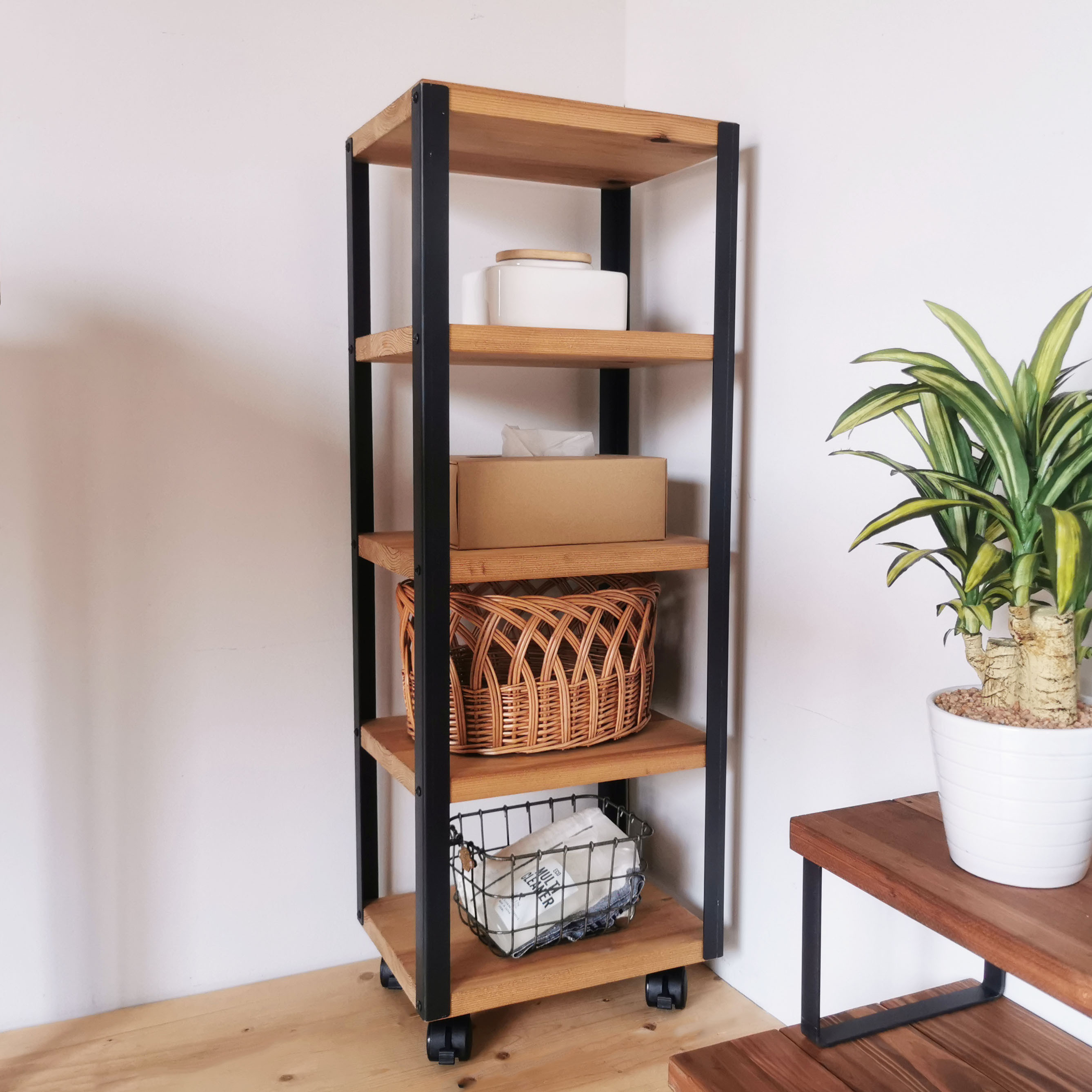 【無垢材】アイアンレッグ付き万能ラック オシャレに飾ろう！アイアンレッグラック（3D）/WH‐【公式】秋島