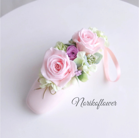 小さなフラワーバスケット♡プリザーブドフラワー　ハンドメイド雑貨　淡いピンク 小さなフラワーバスケット♡プリザーブドフラワー ハンドメイド雑貨