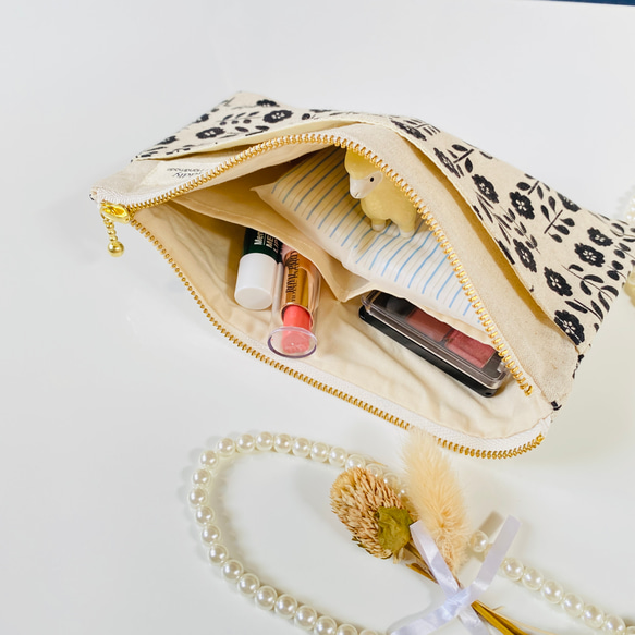 ＊綿麻＊花柄＊フラットポーチ＊通帳入れ＊お薬手帳入れ＊20センチファスナー 8枚目の画像