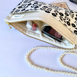 ＊綿麻＊花柄＊フラットポーチ＊通帳入れ＊お薬手帳入れ＊20センチファスナー 5枚目の画像