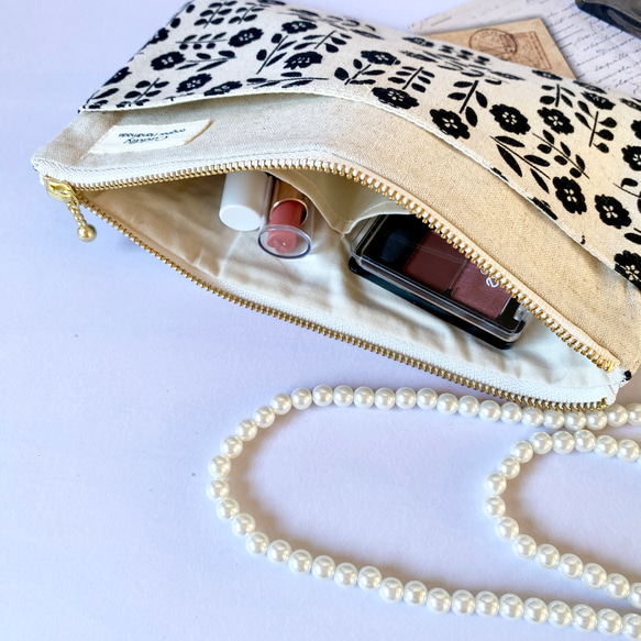 ＊綿麻＊花柄＊フラットポーチ＊通帳入れ＊お薬手帳入れ＊20センチファスナー 5枚目の画像