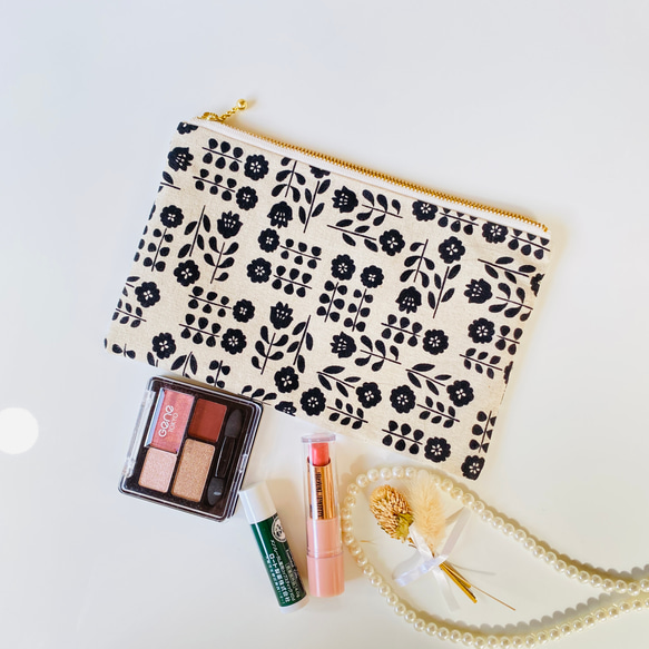＊綿麻＊花柄＊フラットポーチ＊通帳入れ＊お薬手帳入れ＊20センチファスナー 9枚目の画像