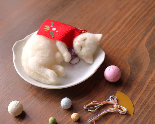 【新品未使用】ちりめん製 まねき猫びな セット ☆ねこおひな様☆ちりめん細工☆歳時物☆ひな祭り☆お手玉風☆猫☆ネコ