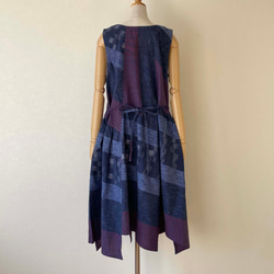 手織り綿で仕立てたギザギザ裾のワンピース コットン100% フリーサイズ ブルー系 6枚目の画像