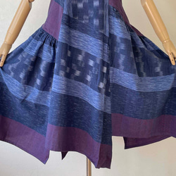 手織り綿で仕立てたギザギザ裾のワンピース コットン100% フリーサイズ ブルー系 8枚目の画像