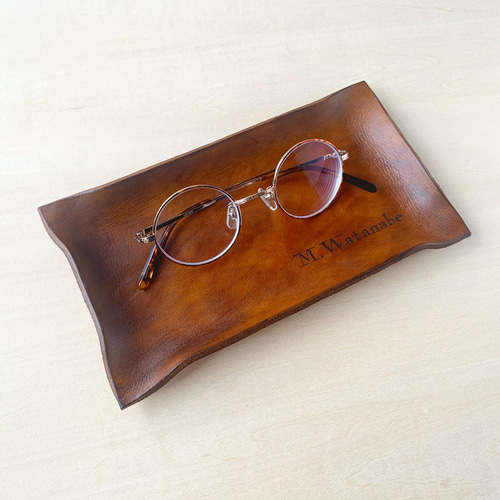 ロゴ・名入れオーダー アンティークチックな手染めレザートレイ