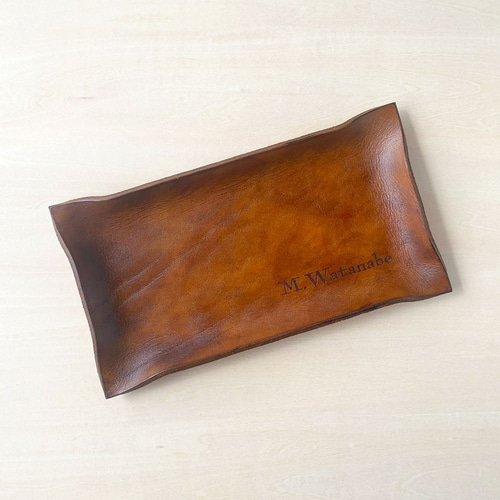 ロゴ・名入れオーダー アンティークチックな手染めレザートレイ