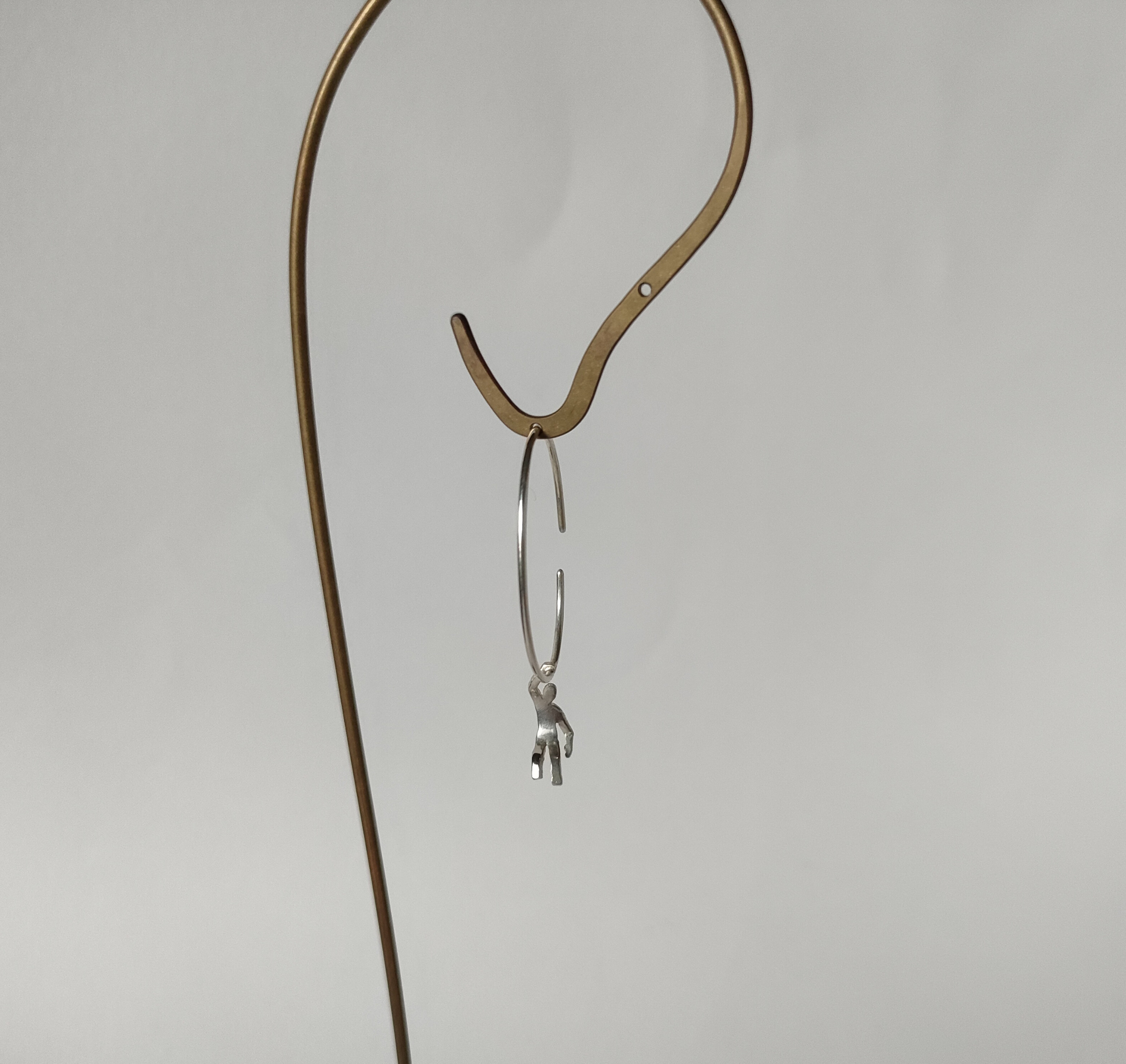 ぶら下がりhitoピアス「片耳」