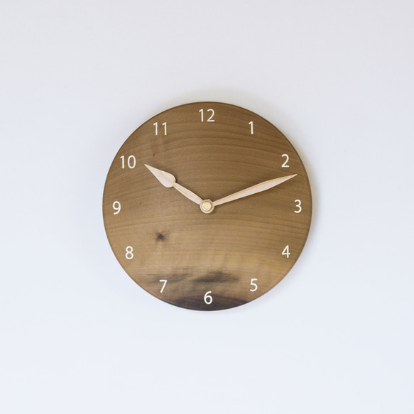 木製 掛け時計 丸型 朴（ホオ）材2 2枚目の画像