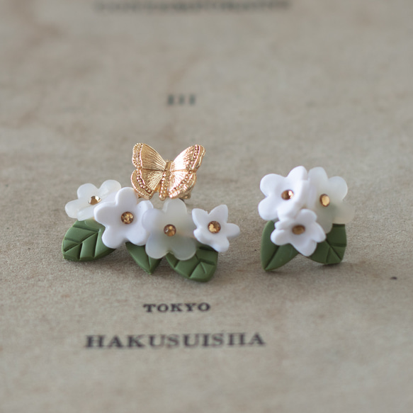 【更新】蝴蝶與花朵 軟陶耳環 / 耳針 / 耳夾 / 白 第9張的照片