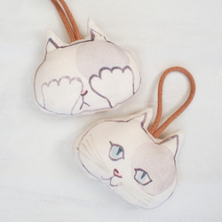 CUSHION TOY（peek a boo! cat） 2枚目の画像