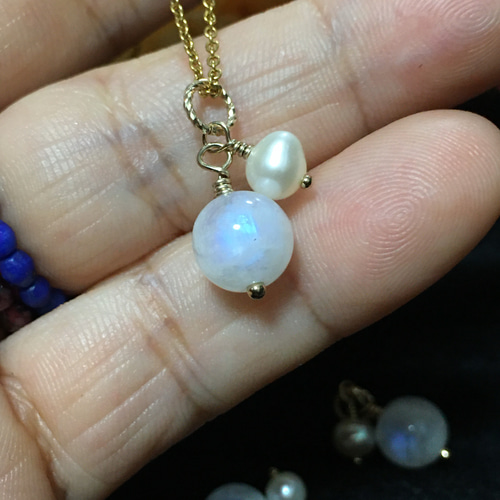 らほな☺︎ 2点作品☆ 枠レインボームーンストーン14kgfネックレストップ 再販2】【14kgf】【未来予知・奇跡を呼ぶ】レインボームーンストーン