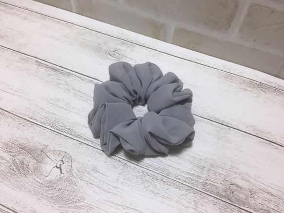 シフォン生地で作ったシュシュ（グレー） シュシュ rara/キャンペーン 