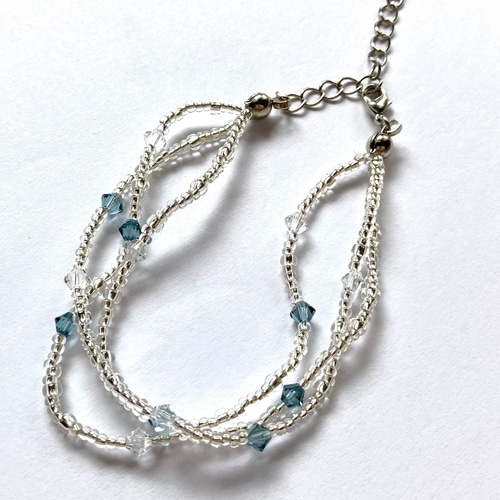 送料無料》夏に。クリスタルガラスの三連キラキラブレスレット