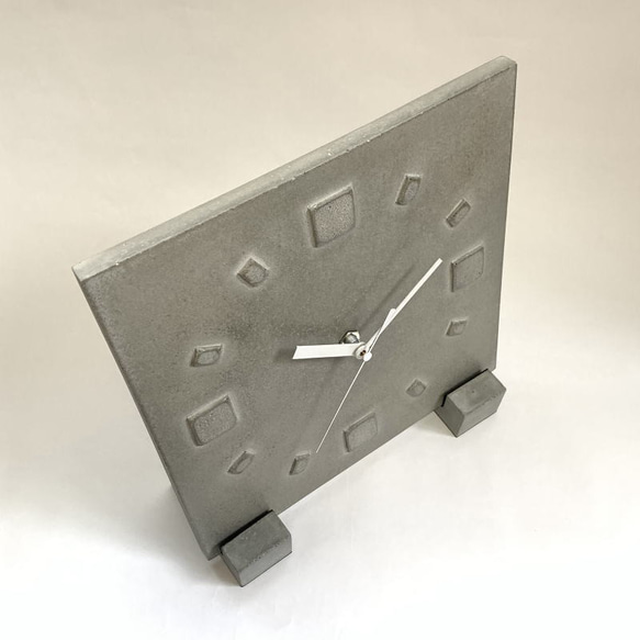 立て掛け型置き時計コンクリート製　 -コンクリート/モルタル/セメント雑貨- 1枚目の画像