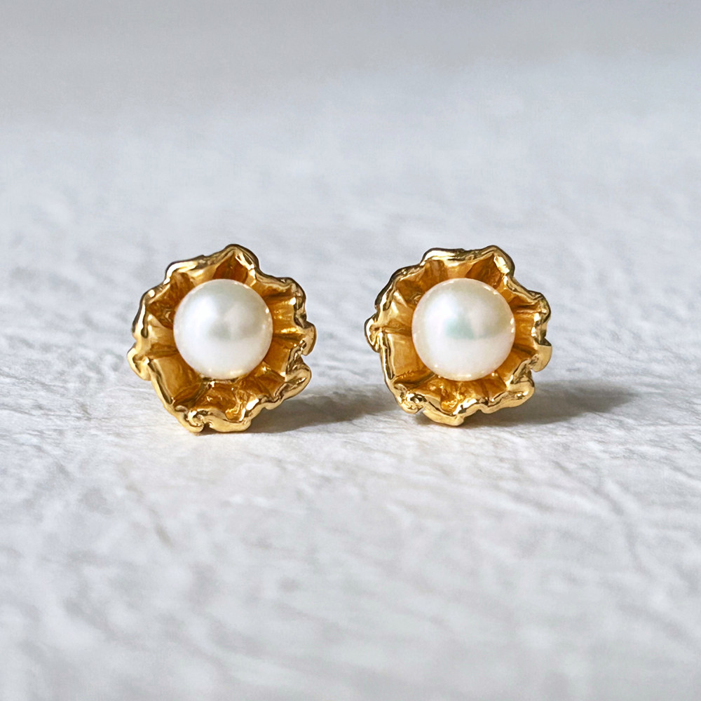 小さなフリルとパールの甘辛ピアス【frill pearl pierce(gd)】