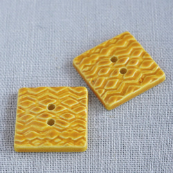 (2個) 20mm　陶器のようなボタン マスタード フランス製 ＊ 四角 黄色 2枚目の画像