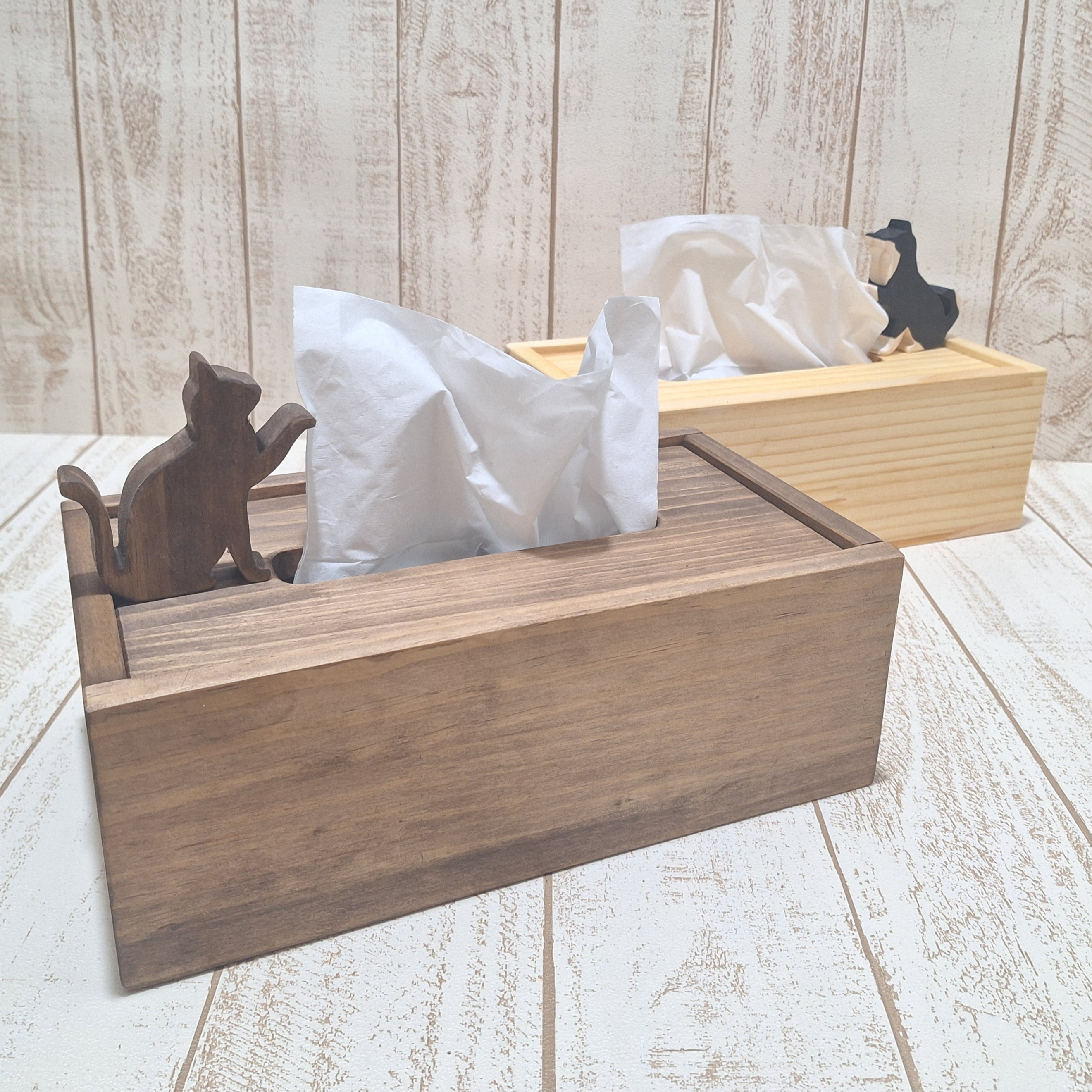 猫の日2026【受注制作】猫と柴犬が遊ぶ木製ティッシュケース／ティッシュボックス｜選べる7色｜他動物変更可