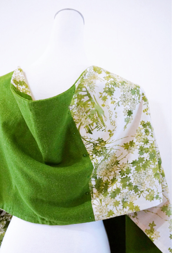 スカーフNo. 124 *灑金*設計師純手作溫暖綠色毛料古典楓葉swarovski水鑽圍巾 披肩 第5張的照片