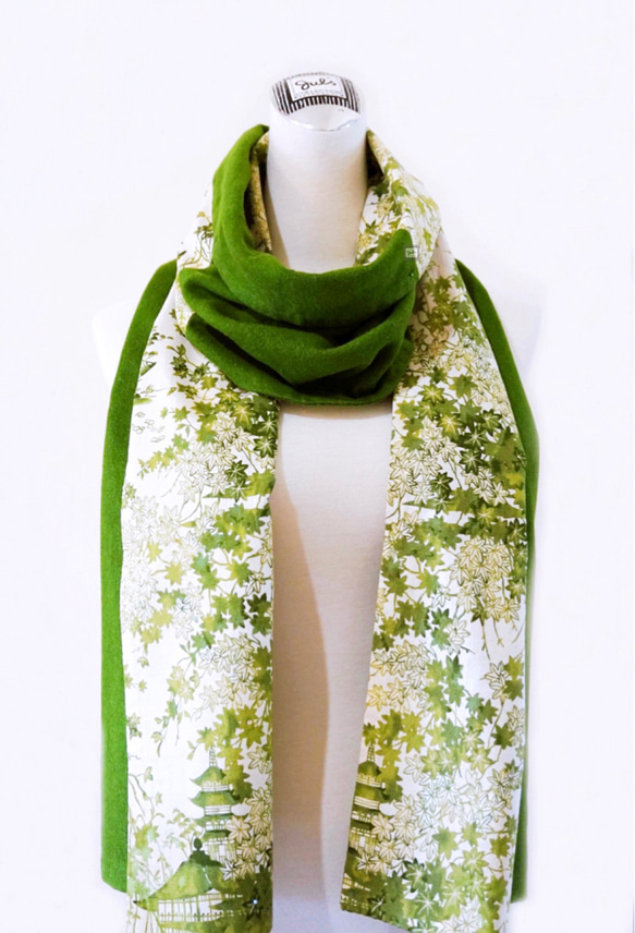 スカーフNo. 124 *灑金*設計師純手作溫暖綠色毛料古典楓葉swarovski水鑽圍巾 披肩 第2張的照片