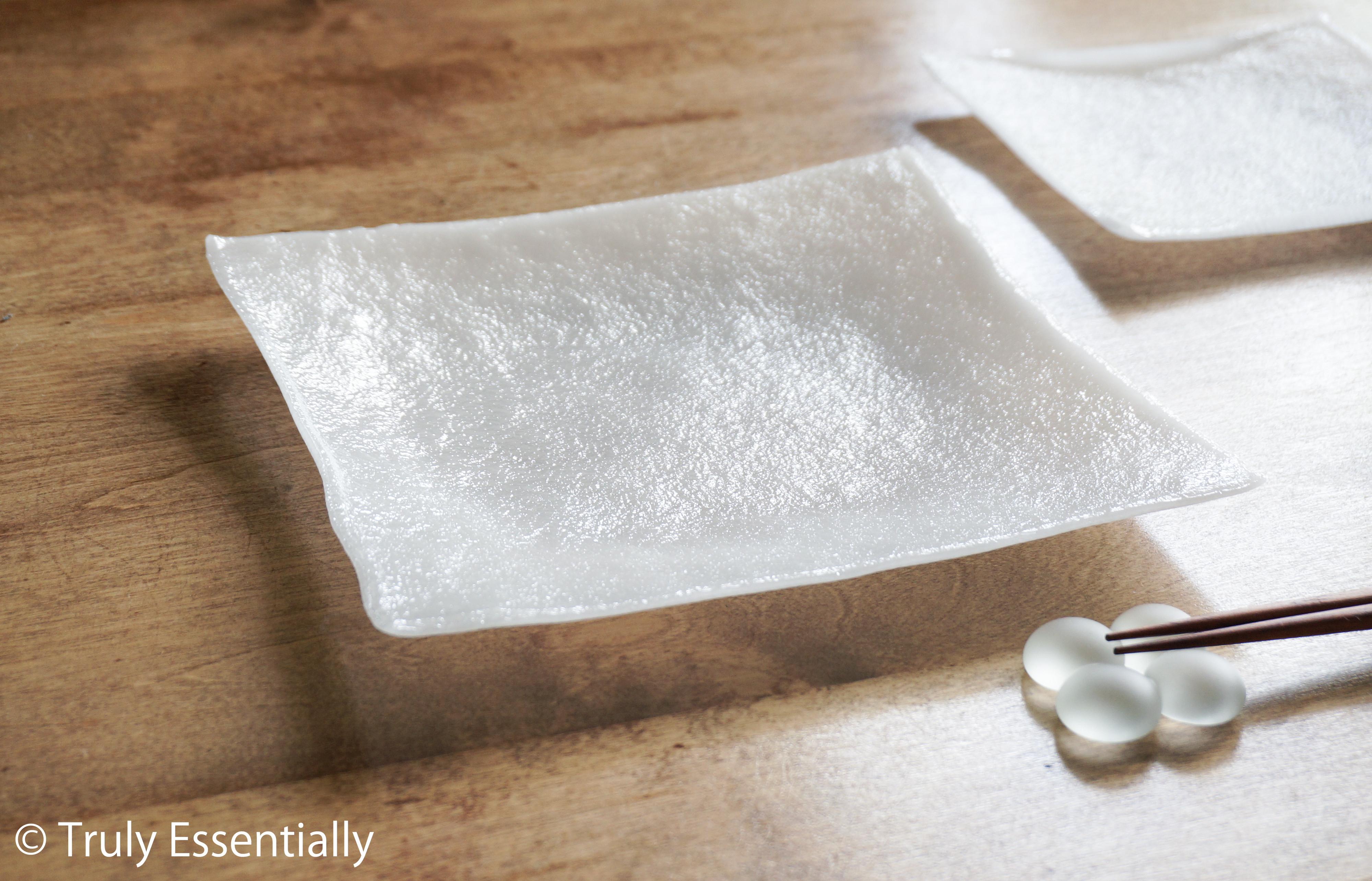 白色ガラスの大皿 -「 KAZEの肌 」● 24cm