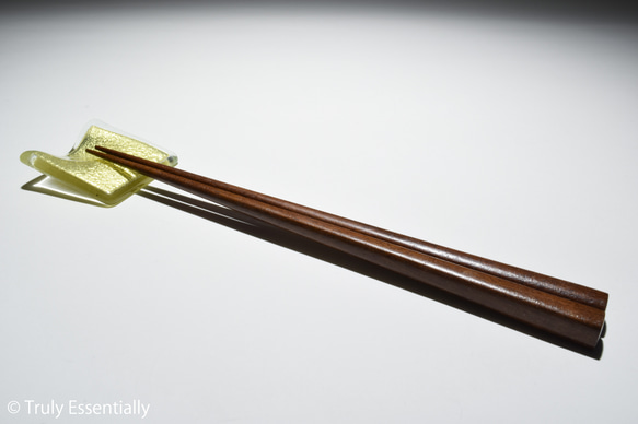 【4点セット】 ● ガラスの箸置き -「金色のガラス 」・5cm・金色 3枚目の画像