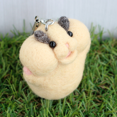 専用です ◇キンクマハムスター＆バナナ◇羊毛フェルト キンクマハムスターの公星くんに 新しい仲間増えたよ