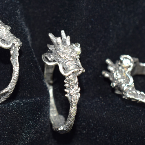 龍の指輪 指輪・リング hide jewelry. 通販 4135454｜Creema(クリーマ