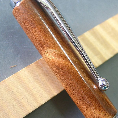 楠】木軸ボールペン 杢が素晴らしい【即日発送】 ペン・筆記用具 銘木