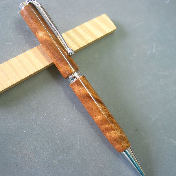 【楠】木軸ボールペン　杢が素晴らしい【即日発送】