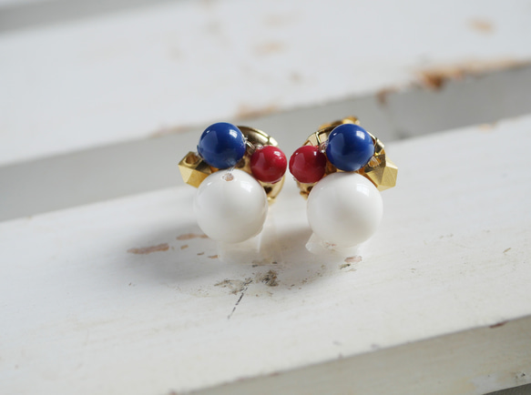 トリコロールクリスタルのbijouxイヤリング（ピアス） 2枚目の画像