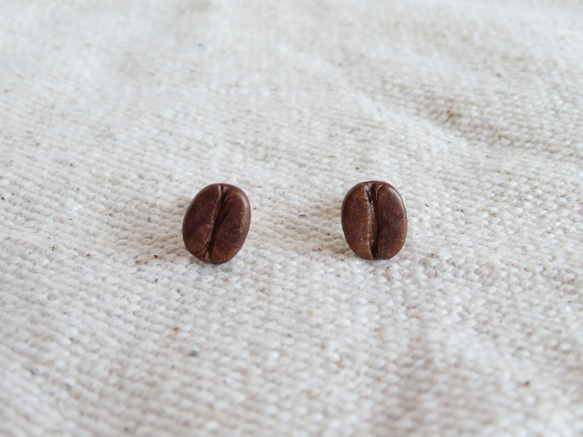 コーヒー豆 つぶ。焙煎浅め ピアス（スタッド・一粒） 千子鬼