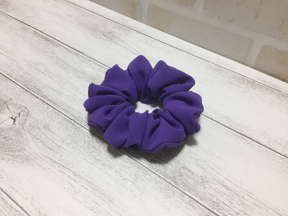 シフォン生地で作ったシュシュ（紫） シュシュ rara/キャンペーン中 