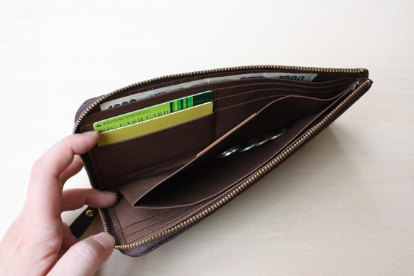 ゴートレザーのスリムな長財布　Ｌ字型　シルバー 10枚目の画像