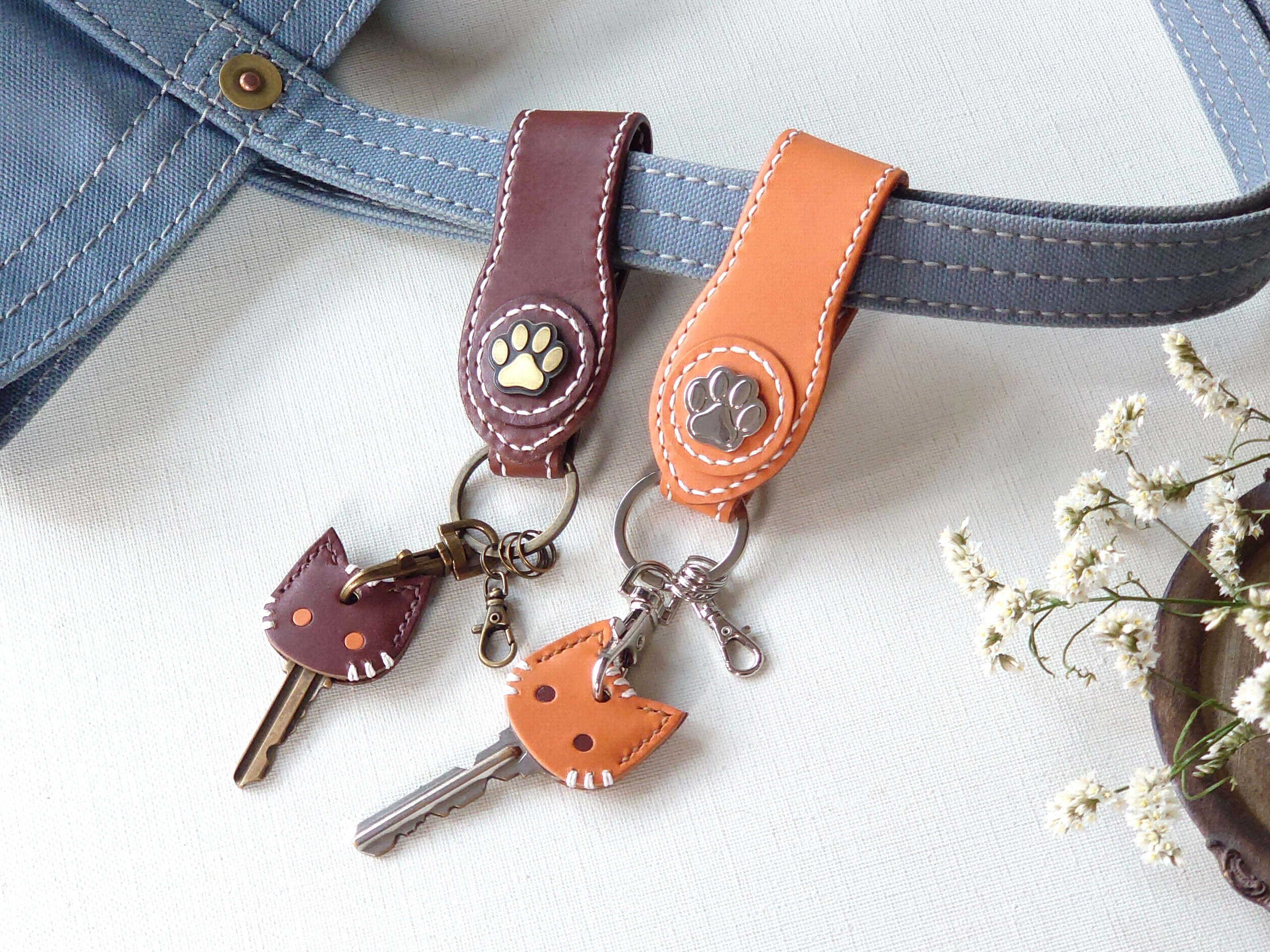 《特集掲載》ペアセット 肉球ベルトループホルダー【猫キーカバー付】【チョコ＆キャメル革】※袋ラッピング無料