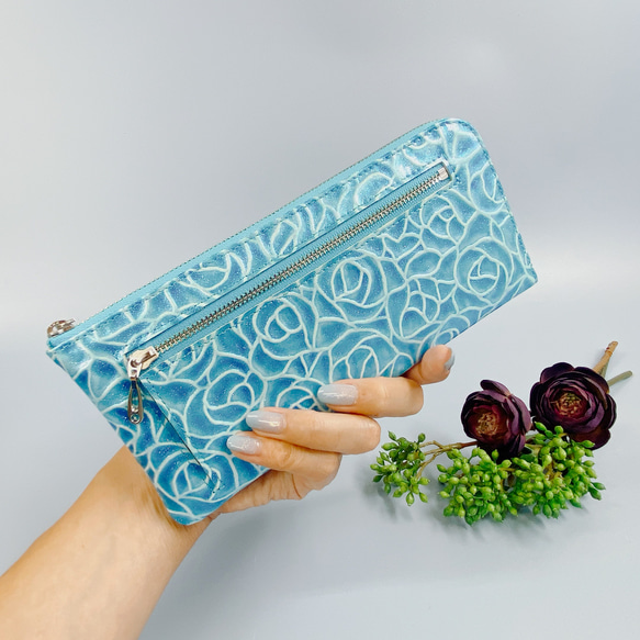 薄マチで使いやすい ハーフ財布 エナメルローズ オーシャンブルー 日本製 コンパクト財布《Squeeze スクイーズ》 8枚目の画像