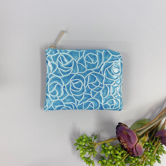 薄マチで使いやすい ハーフ財布 エナメルローズ オーシャンブルー 日本製 コンパクト財布《Squeeze スクイーズ》 2枚目の画像