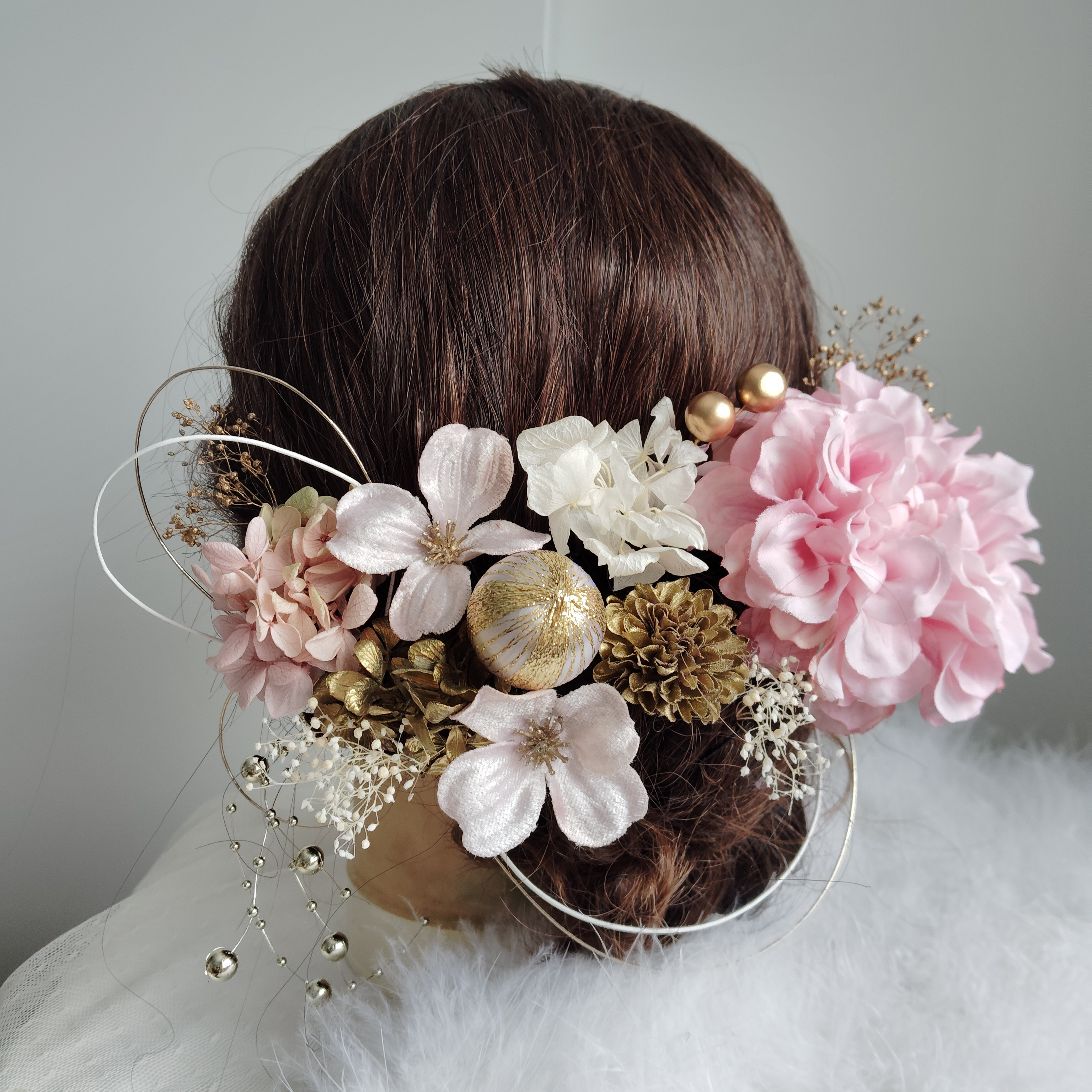 結花＿＿ダリアとハナミズキの髪飾り　卒業式　成人式 　結婚式　髪飾り 　白無垢　色打掛　振袖　花水木　ピンク