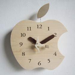 apple　振り子置・掛時計 1枚目の画像