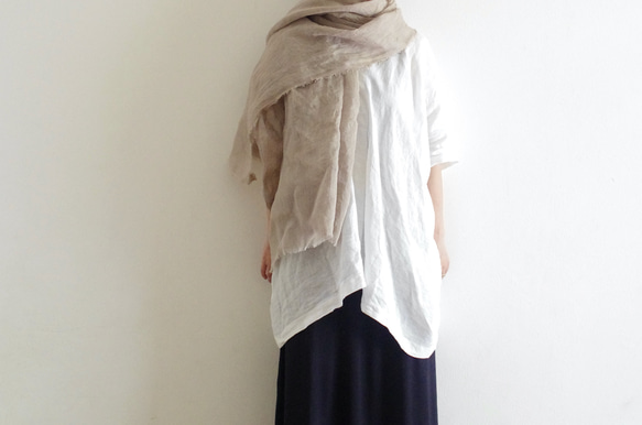 胡桃色薄亞麻披肩 第3張的照片