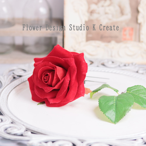 赤薔薇の円形ヘッドドレス 再販：赤い薔薇のヘッドドレス（薔薇と葉） 赤 バラ 髪飾り