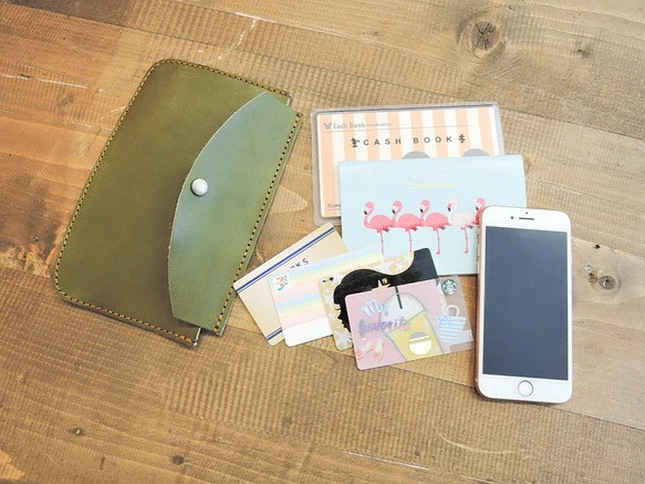 [ORZO] 神戶櫪木皮革鞣製皮革多功能袋現金簿/存摺夾筆袋卡其色 第6張的照片
