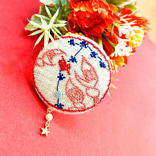 さそり座 星座刺繍くるみボタンブローチ/ヘアゴム スコーピオン