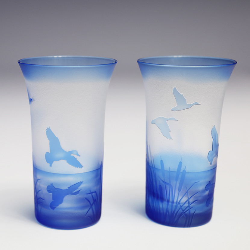 水鳥の被せグラス  （クリアー地にブルー）一口ビール・冷酒グラスに