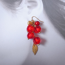 耳環 紅色 Hozuki 風格珠子 短耳環 可更換 第4張的照片