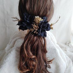ブラックダリアのウェディングヘッドパーツ　フォトウェディング　黒　ヘッドドレス　フォトウエディング　髪飾り　結婚式　 4枚目の画像